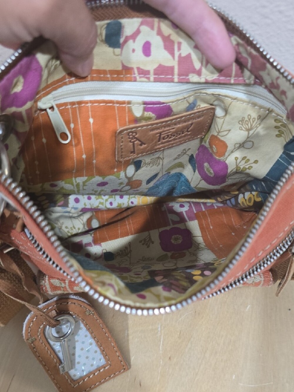 🌼Fossil Rust Canvas Crossbody & Coin Wallet with Floral Accent - Picture 10 of 16